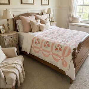 FLORAL APPLIQUÉ BLOCK QUILT BLANKET 64x74